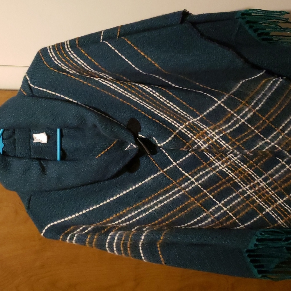 NWOT Shawl blue/green one size fits all